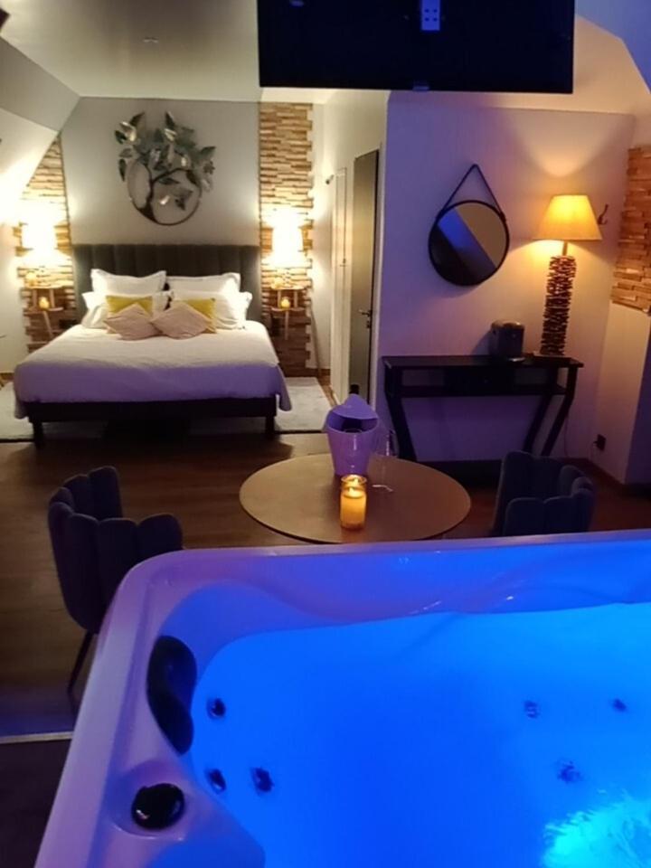 Manoir Du Grand Chene Hotel La Vraie-Croix Habitación foto